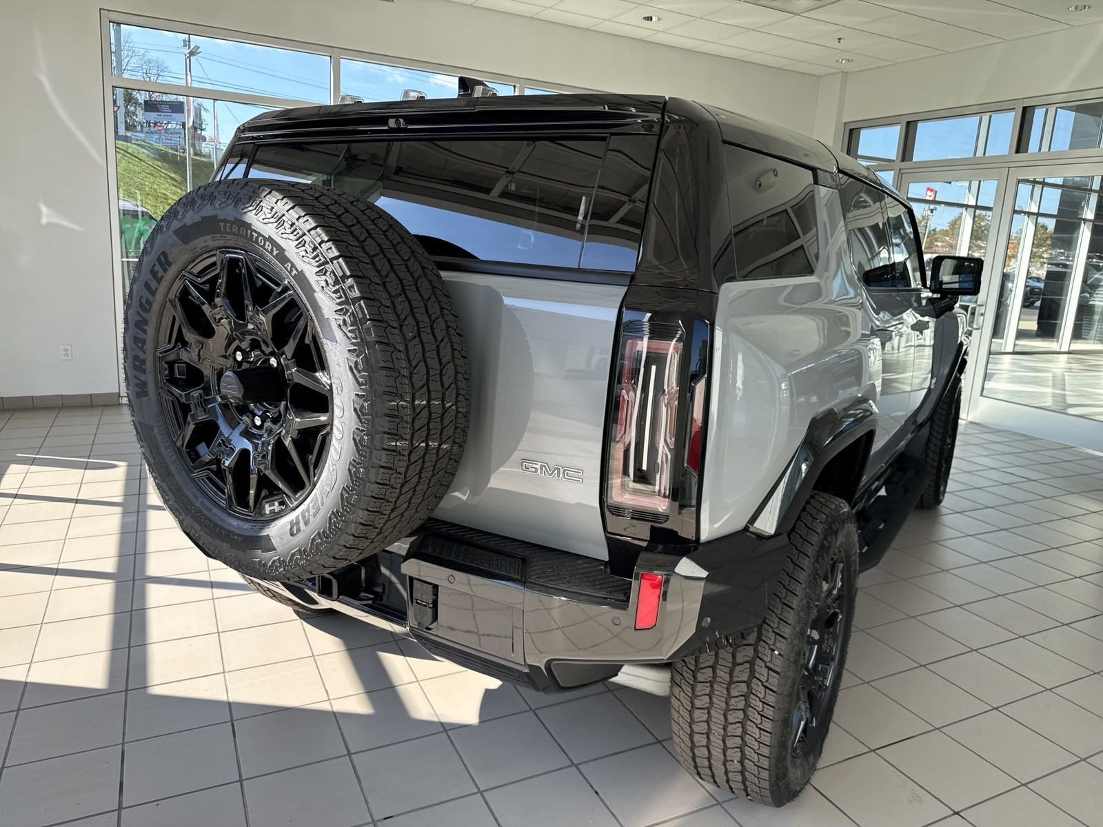 2025 GMC HUMMER EV SUV 2X