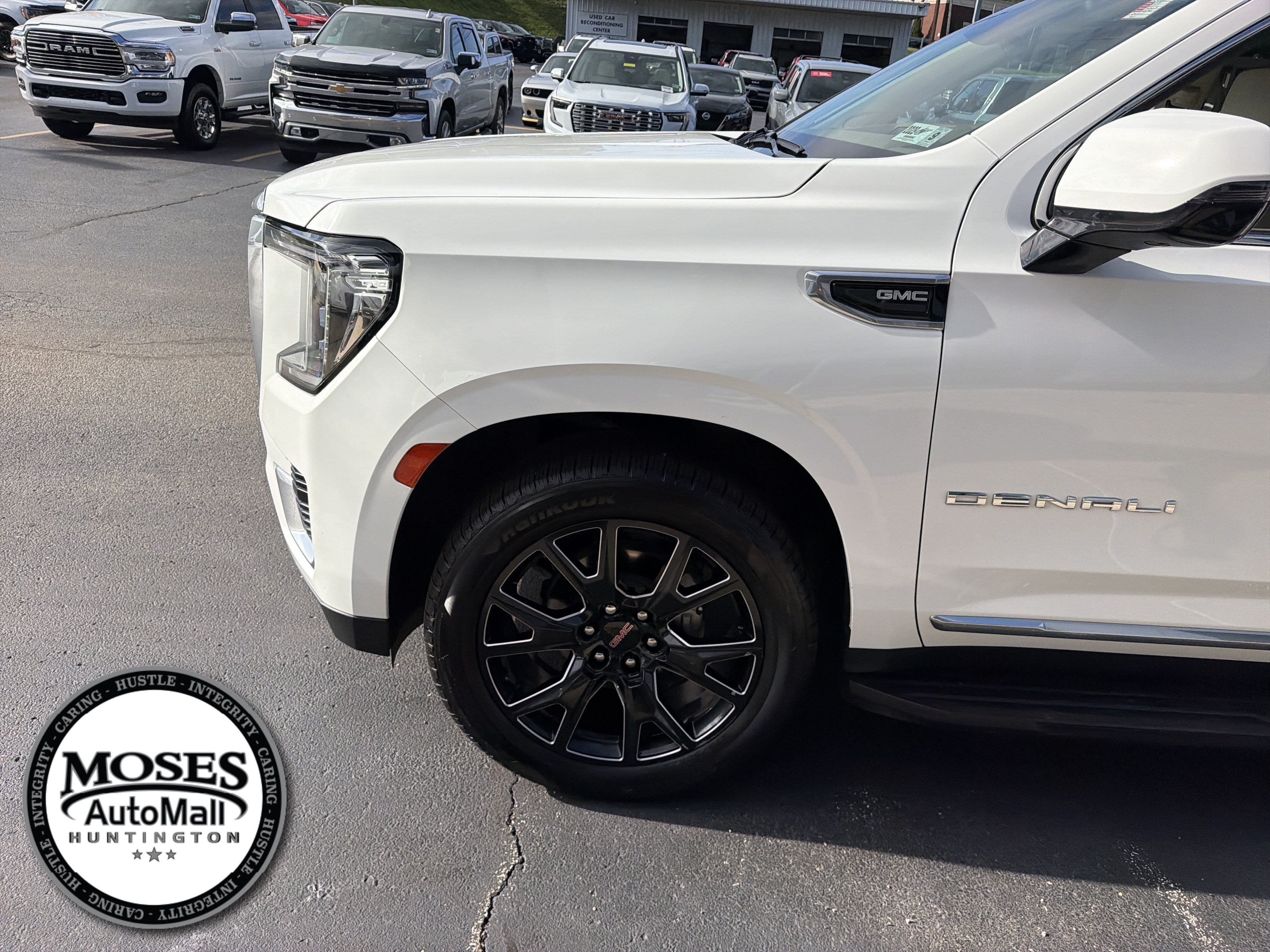 2023 GMC Yukon XL Denali