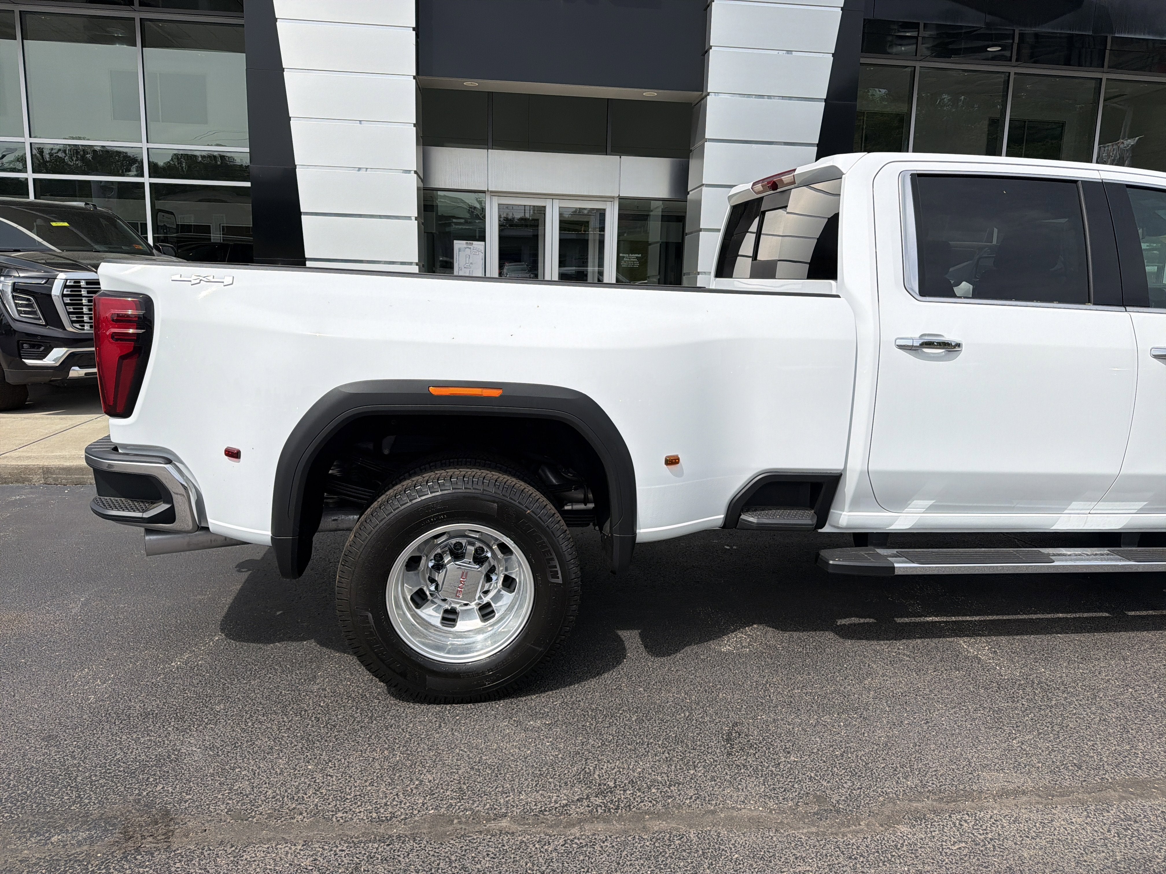 2026 GMC Sierra 3500 HD SLT DRW