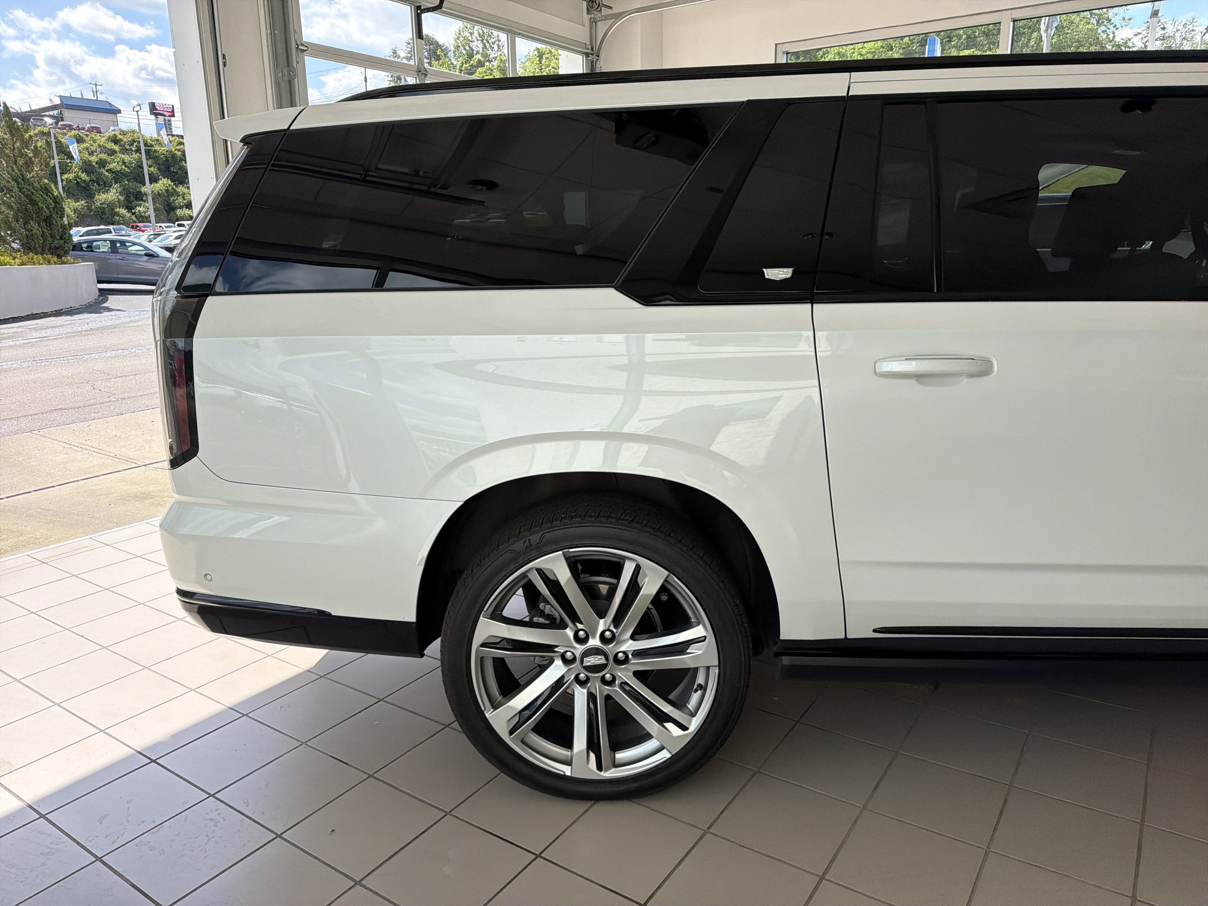 2025 Cadillac Escalade ESV Sport Platinum