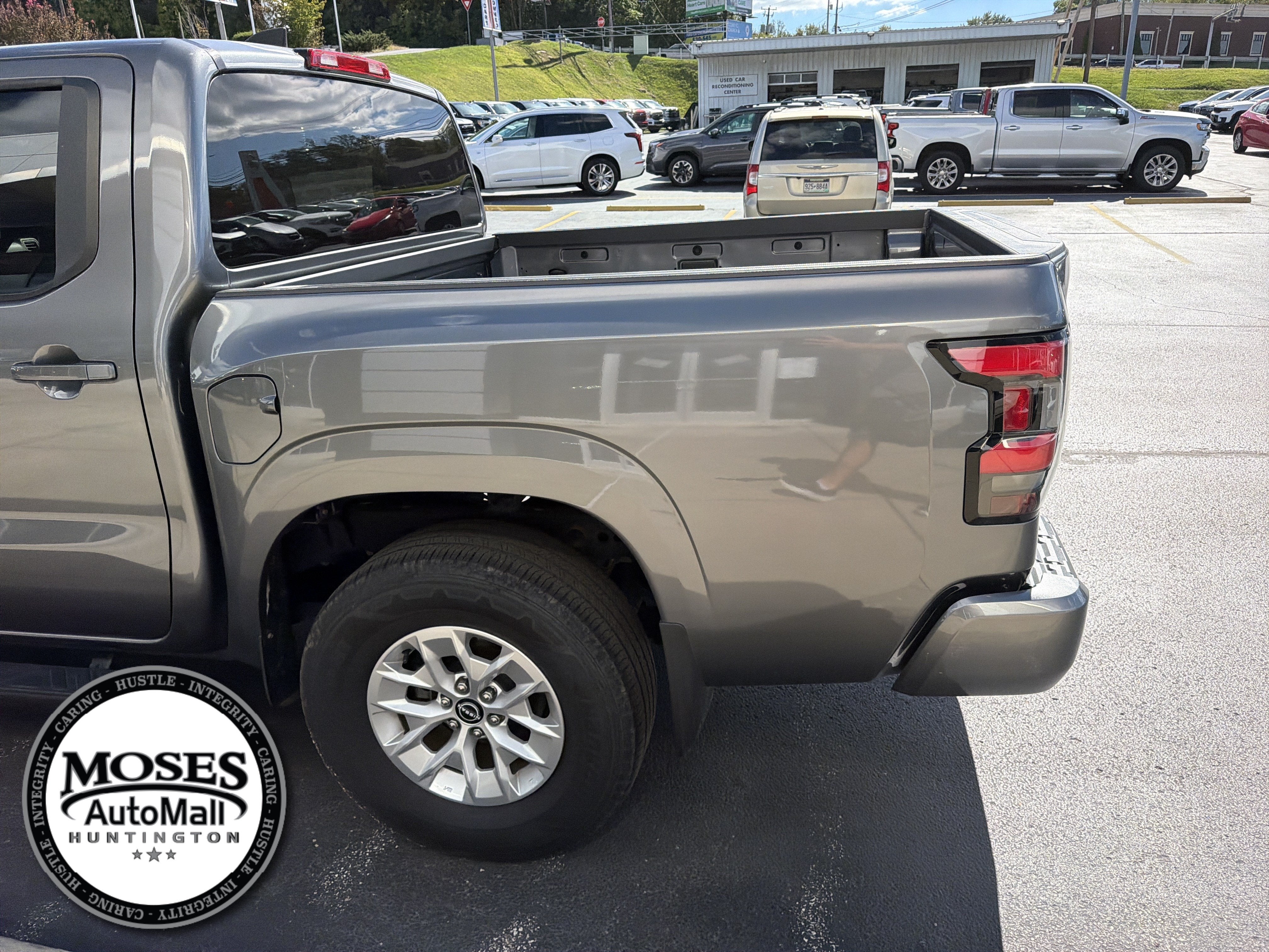 2024 Nissan Frontier SV
