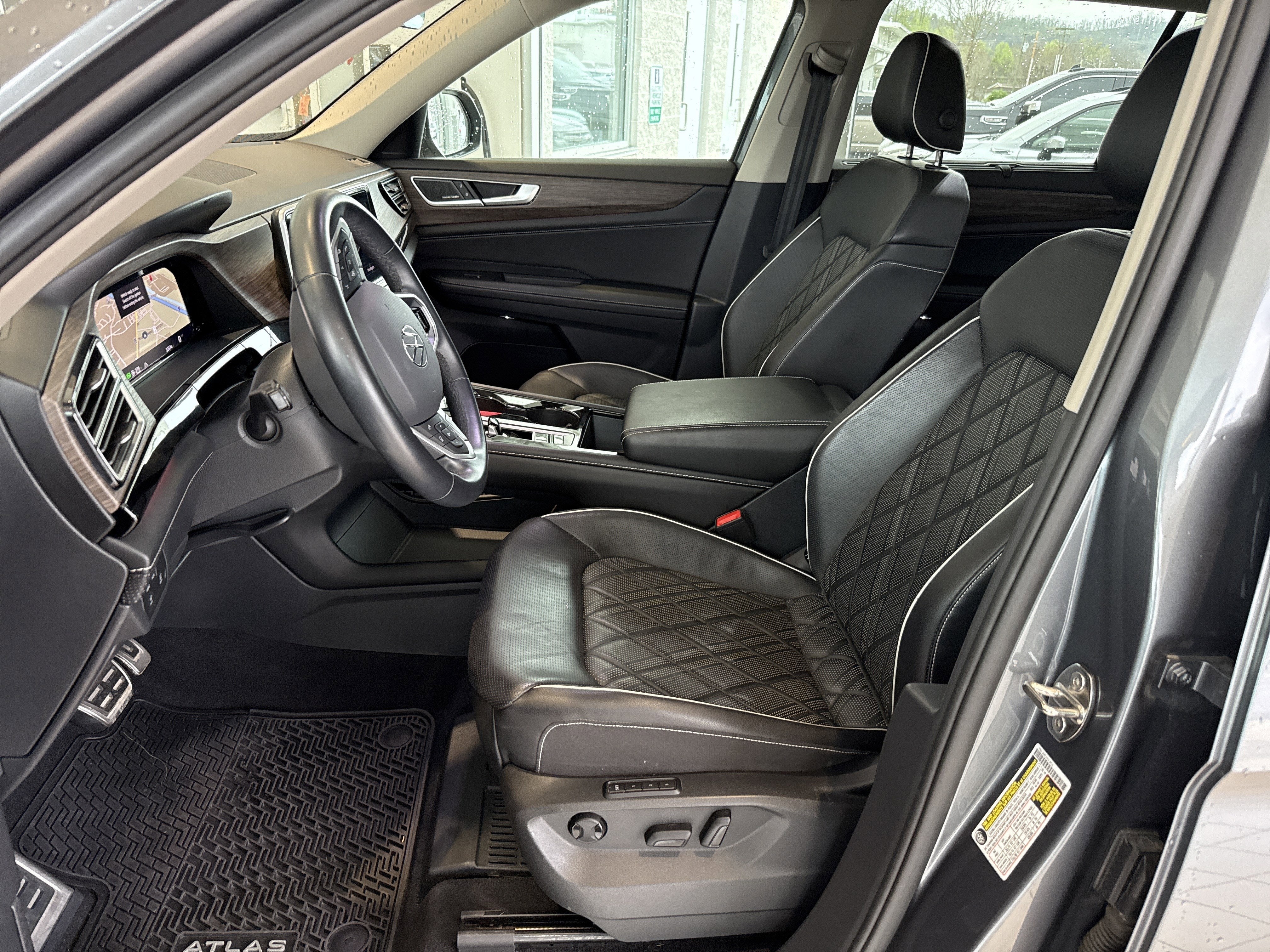 2024 Volkswagen Atlas 2.0T SEL Premium R-Line