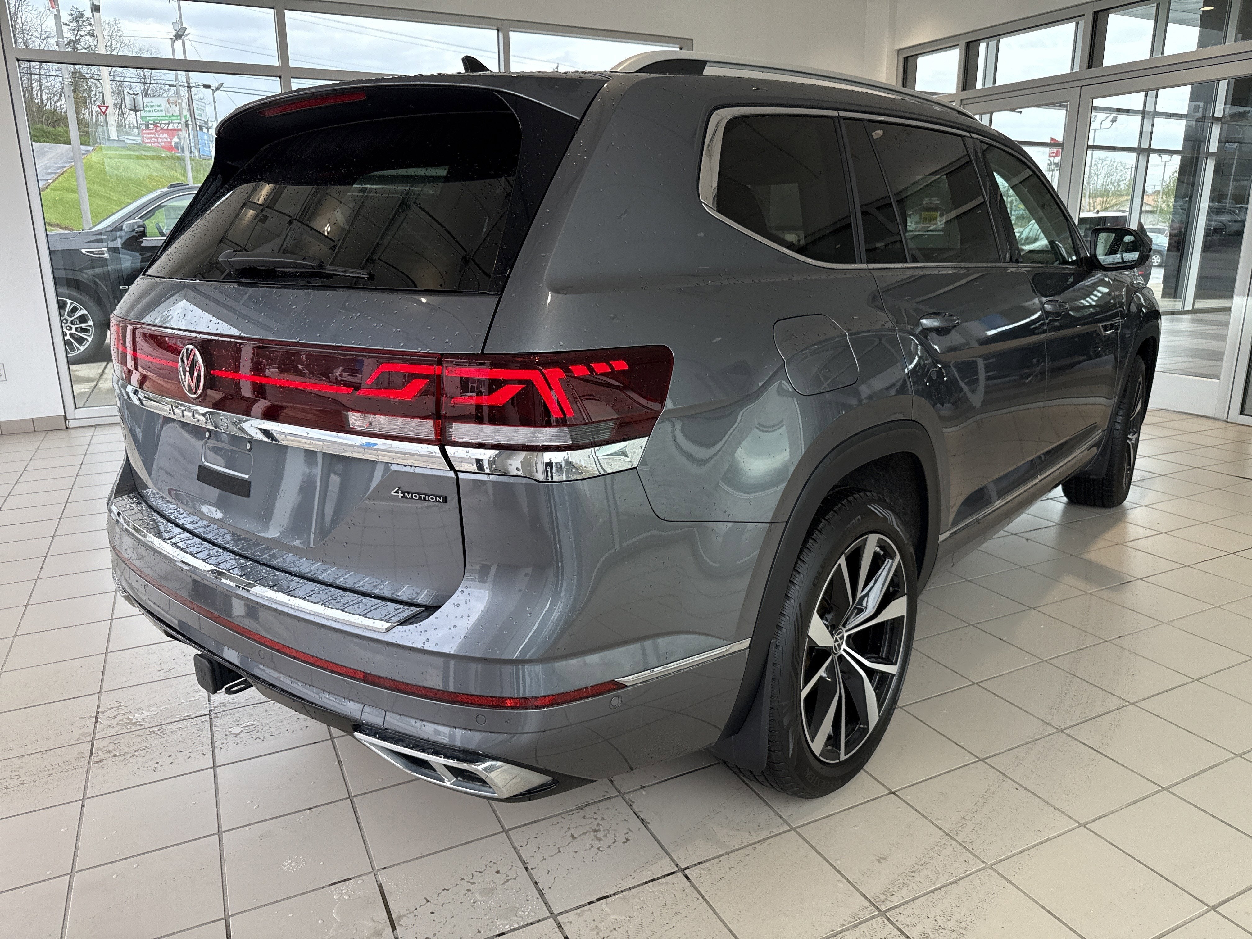 2024 Volkswagen Atlas 2.0T SEL Premium R-Line