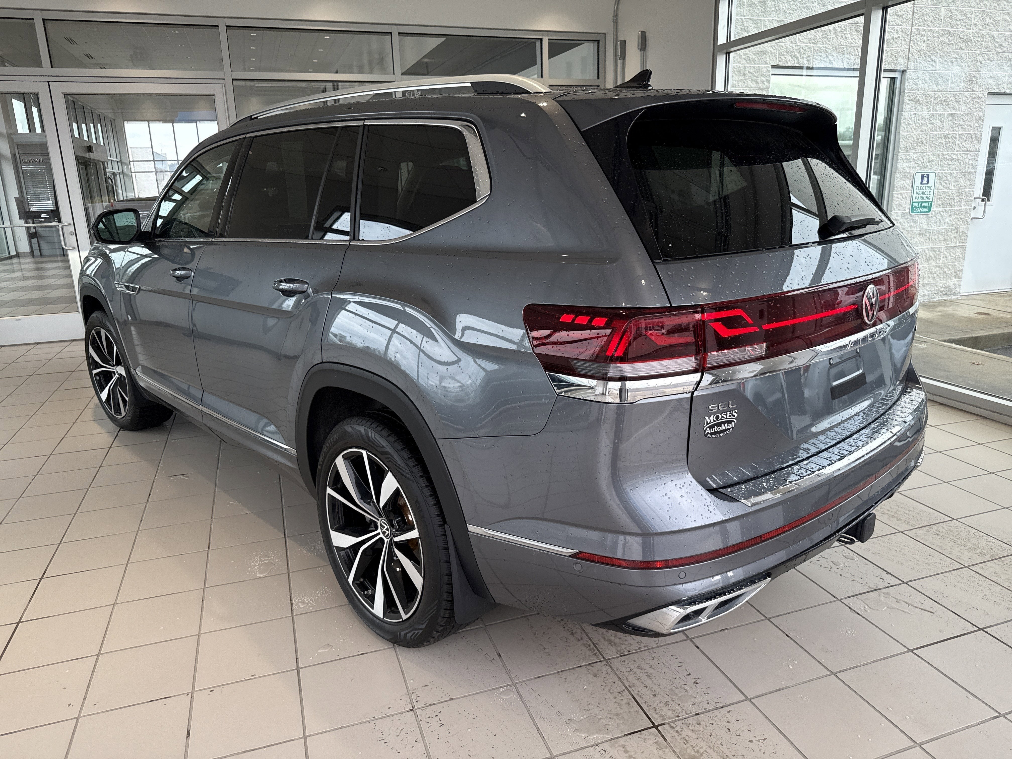 2024 Volkswagen Atlas 2.0T SEL Premium R-Line