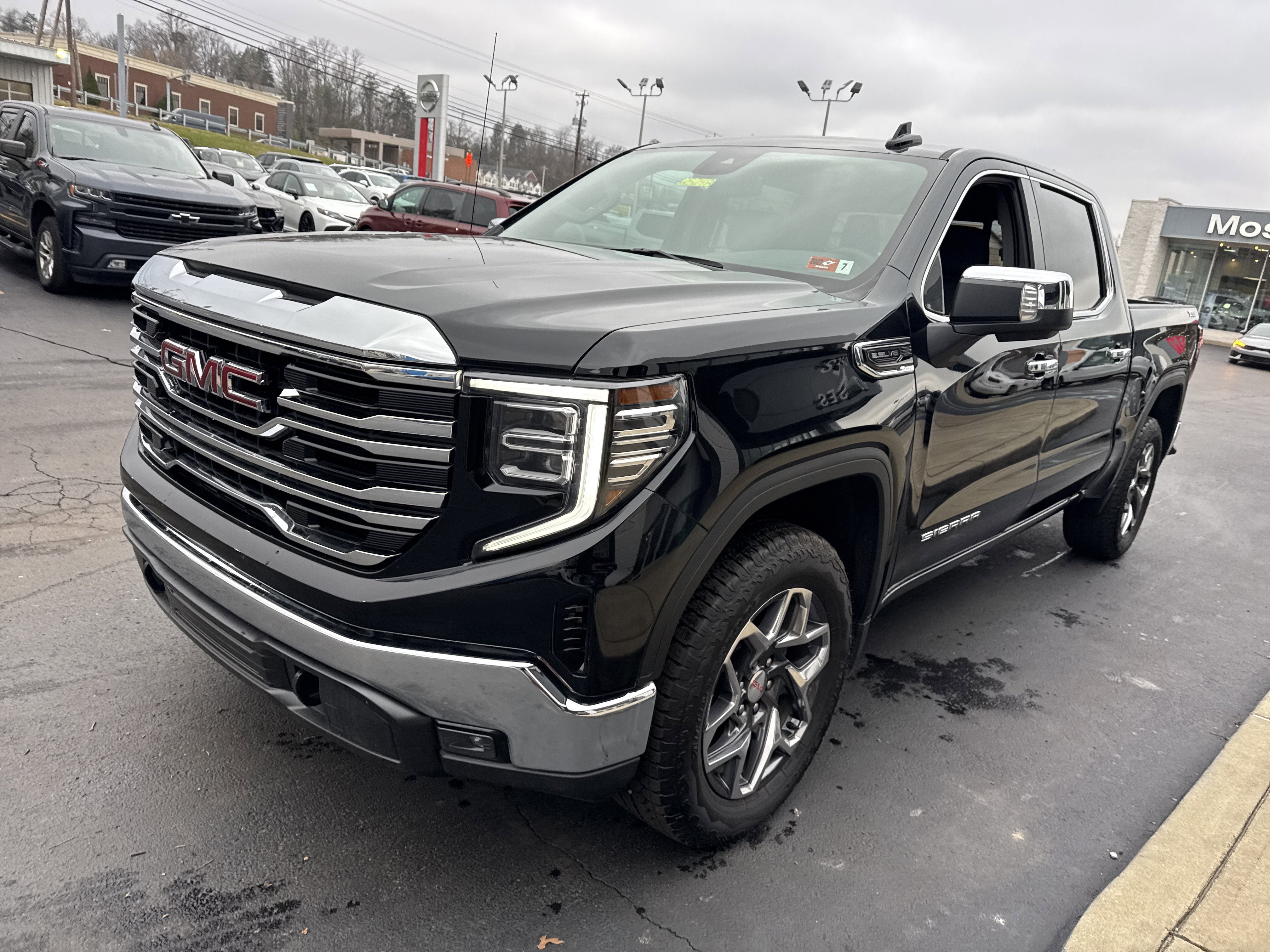 2025 GMC Sierra 1500 SLT