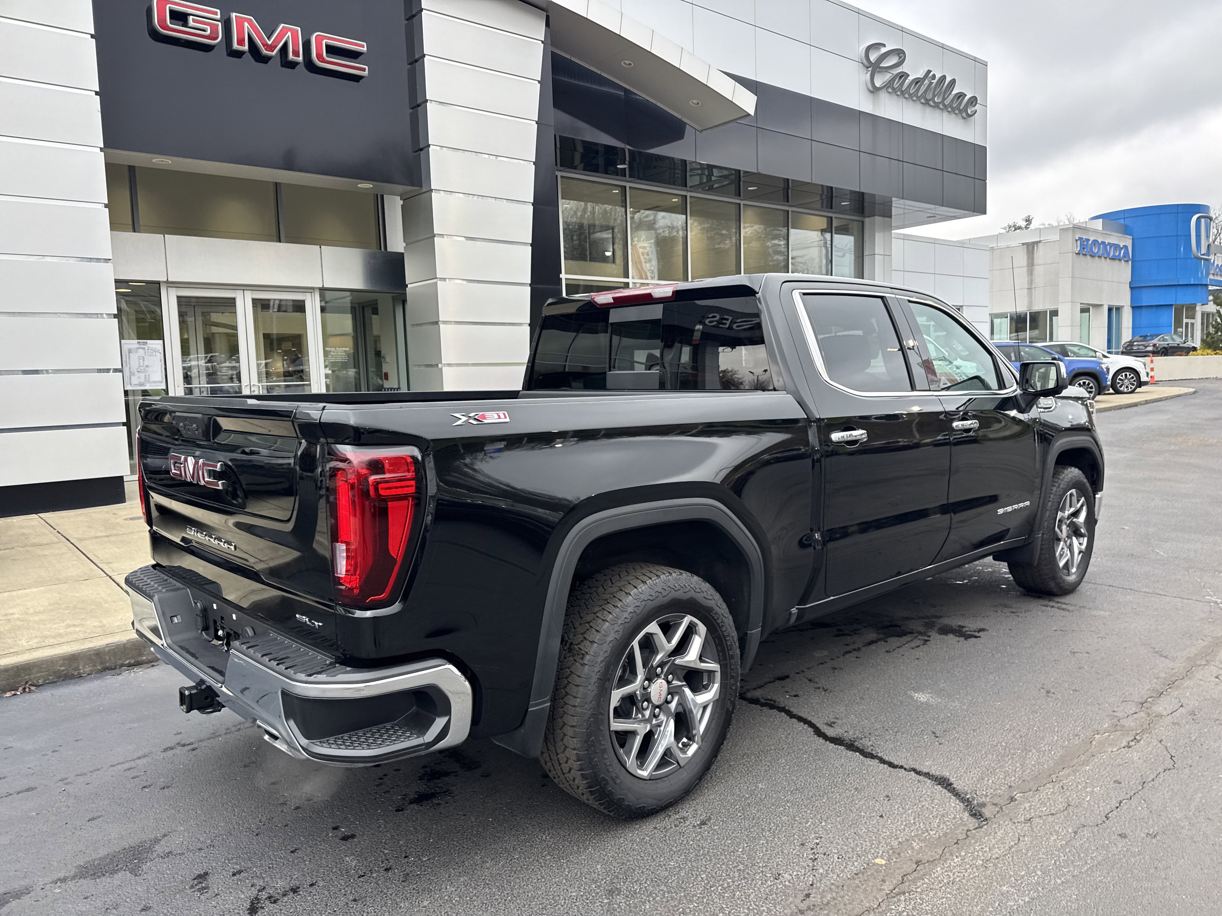 2025 GMC Sierra 1500 SLT