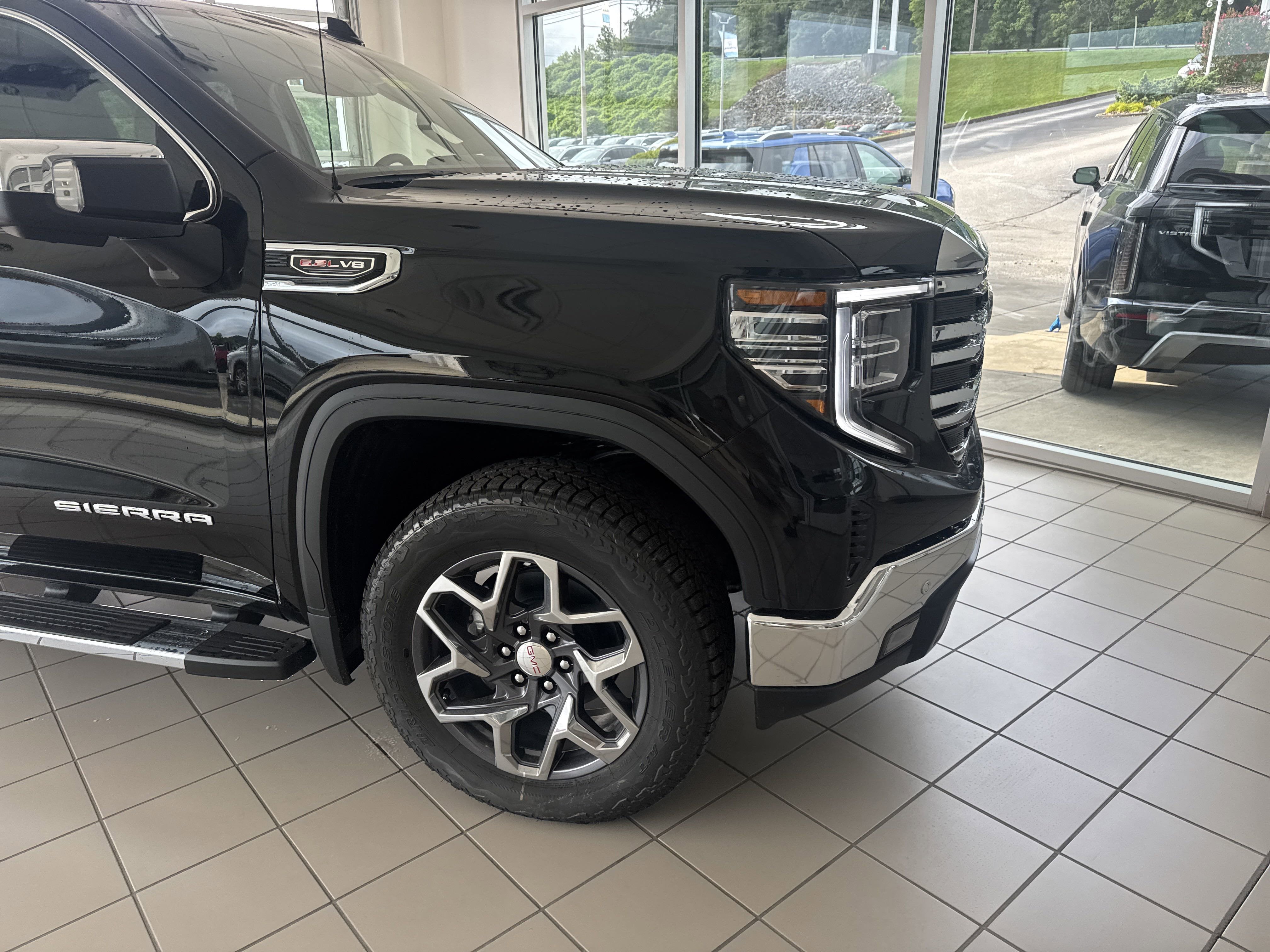 2025 GMC Sierra 1500 SLT