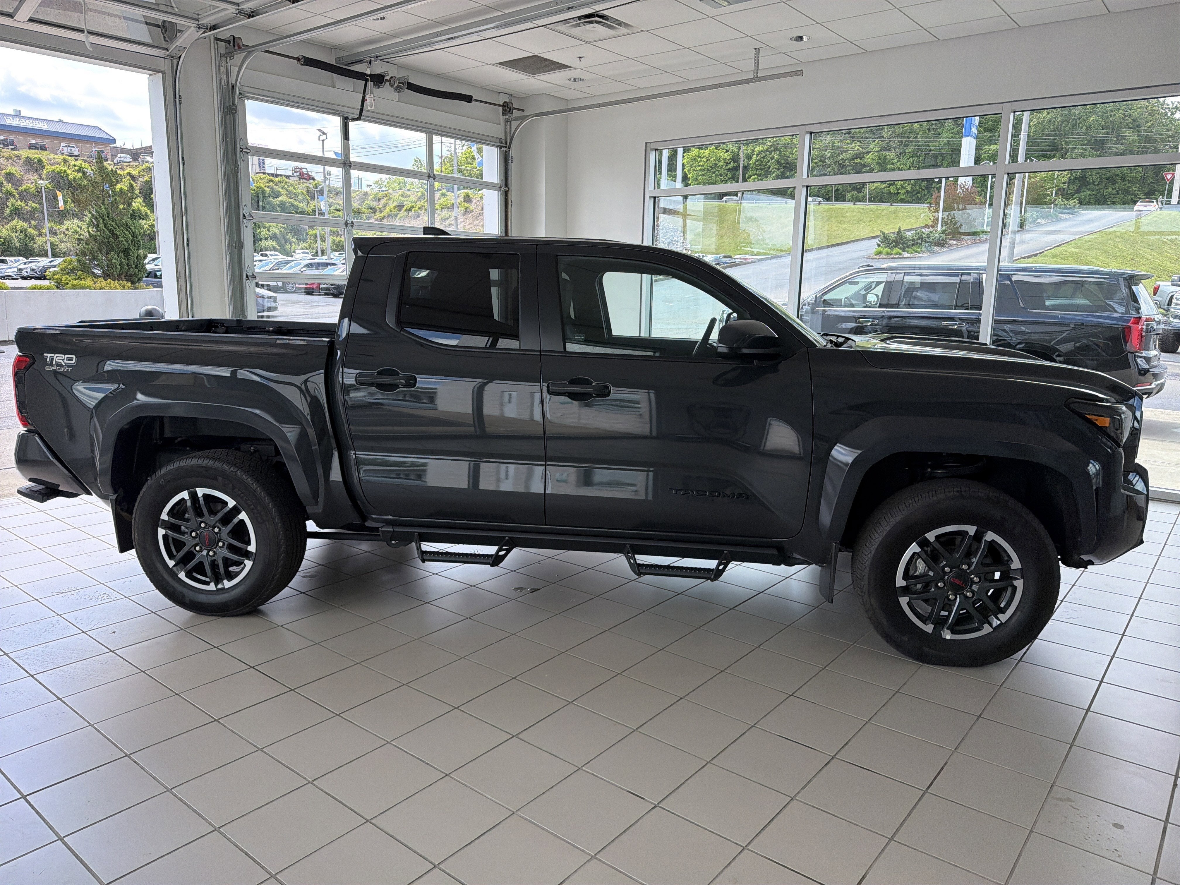 2024 Toyota Tacoma 4WD SR5