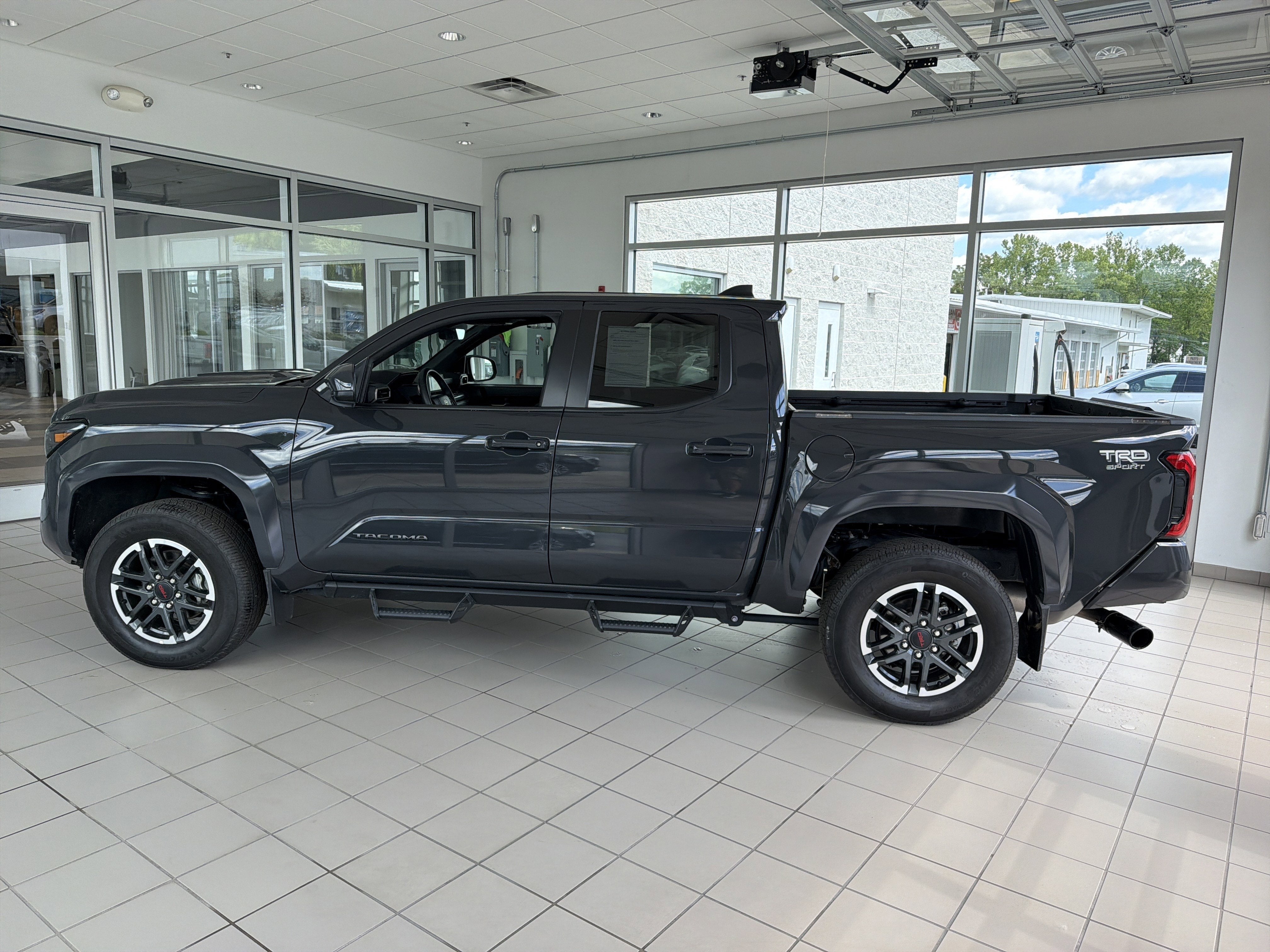 2024 Toyota Tacoma 4WD SR5