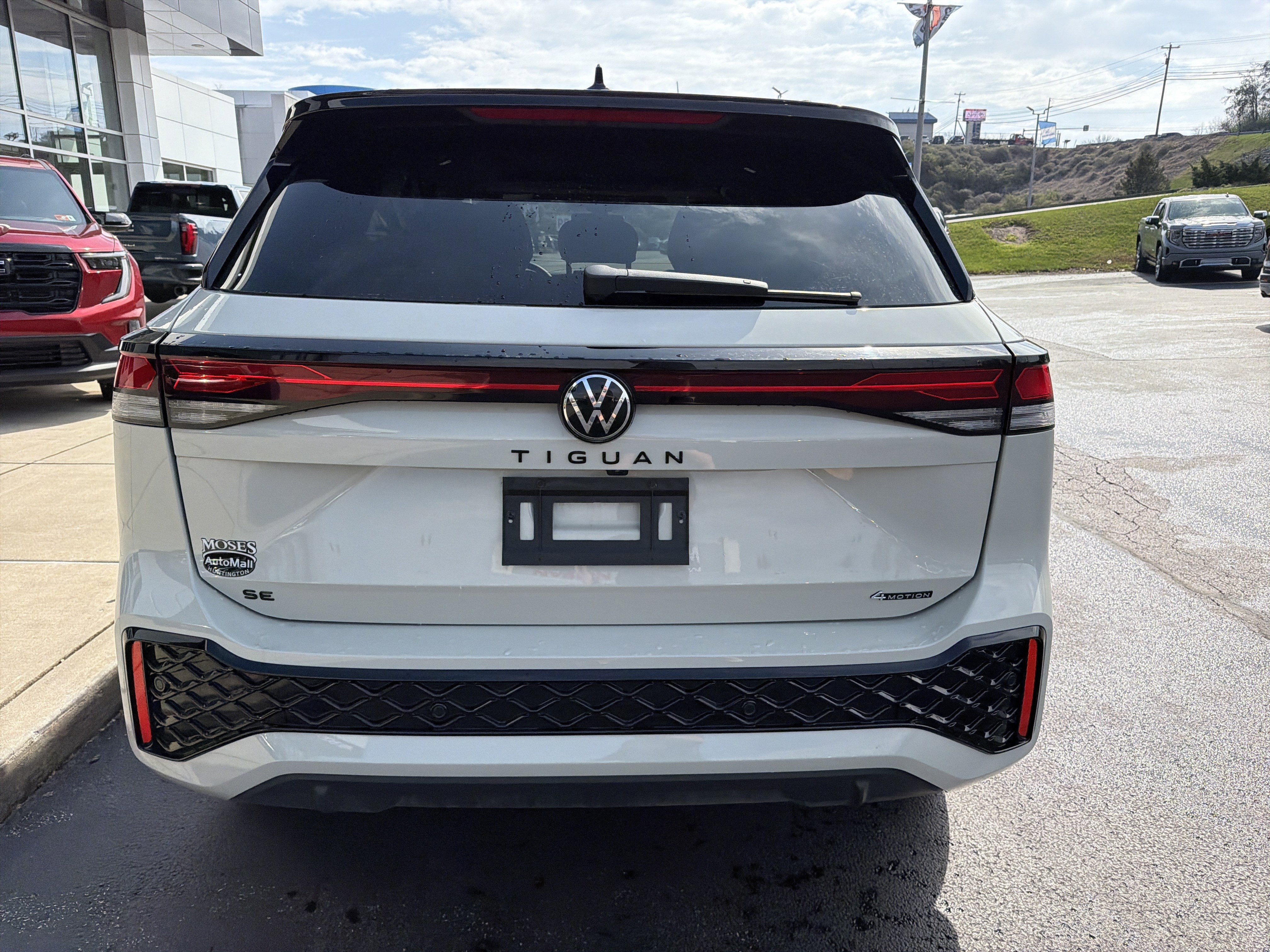 2026 Volkswagen Tiguan SE R-Line Black