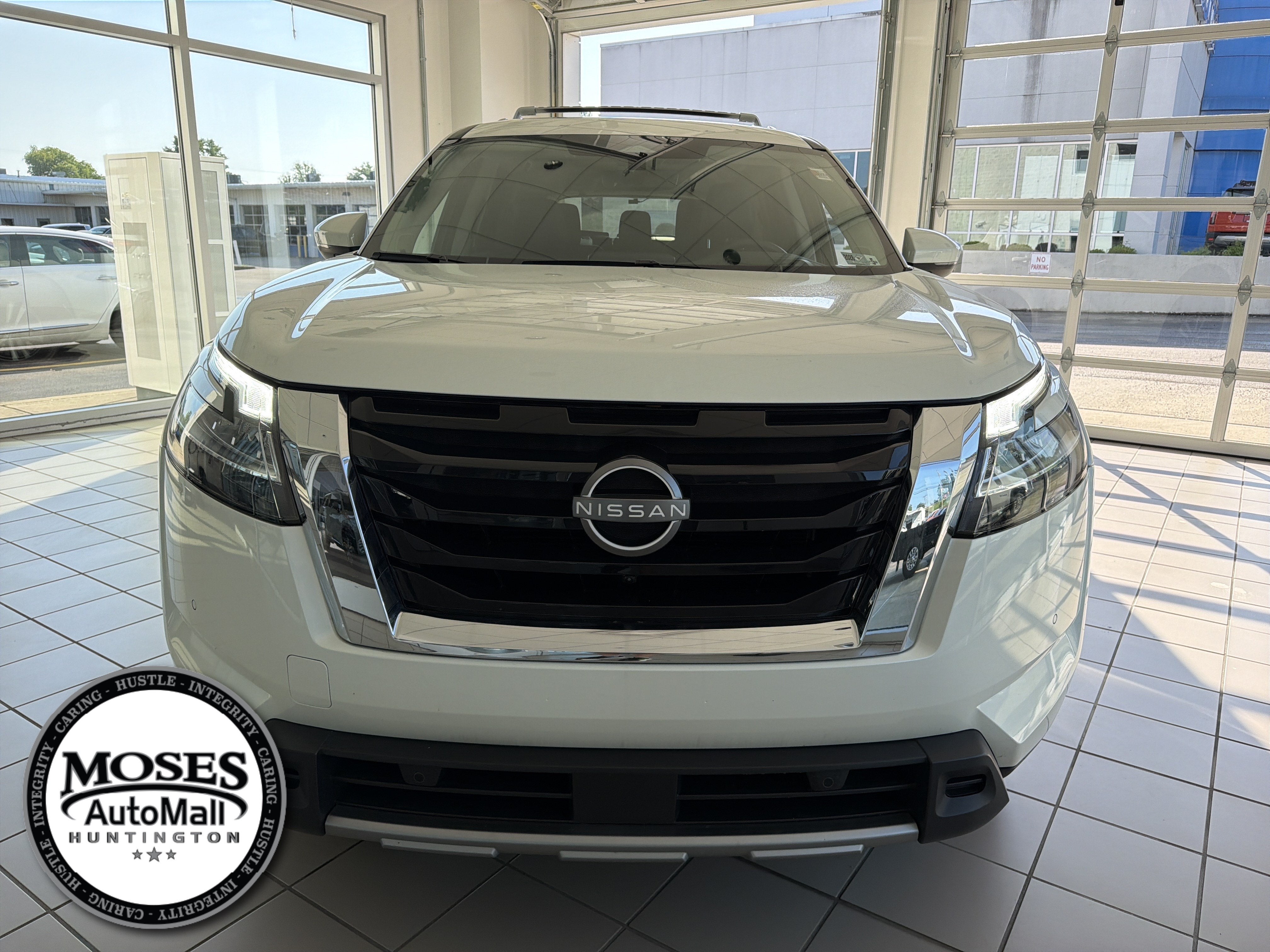 2023 Nissan Pathfinder Platinum