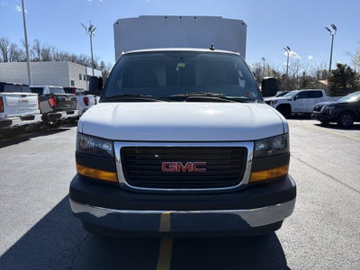 2025 GMC Savana Cutaway 3500 1WT