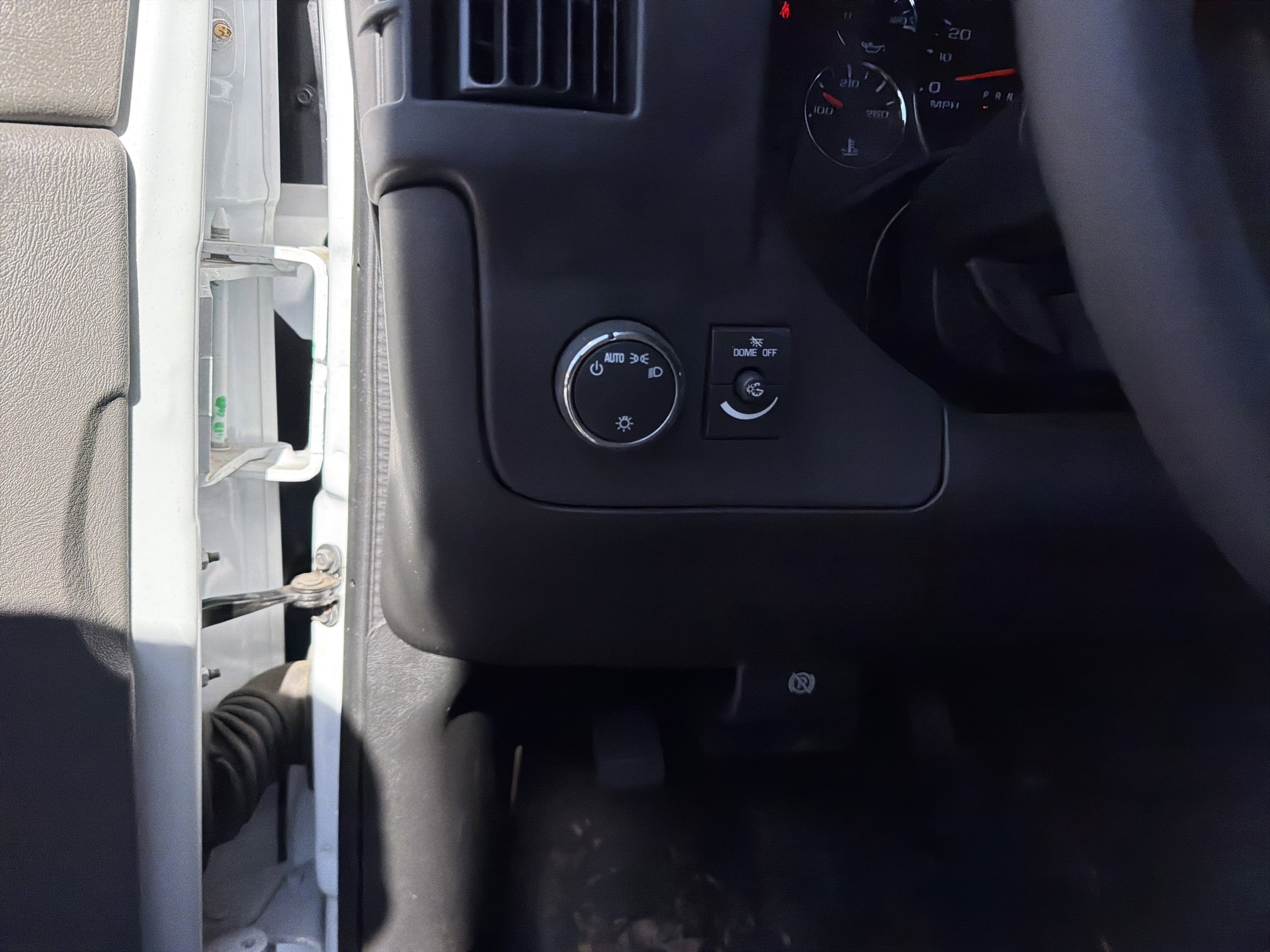 2025 GMC Savana Cutaway 3500 1WT