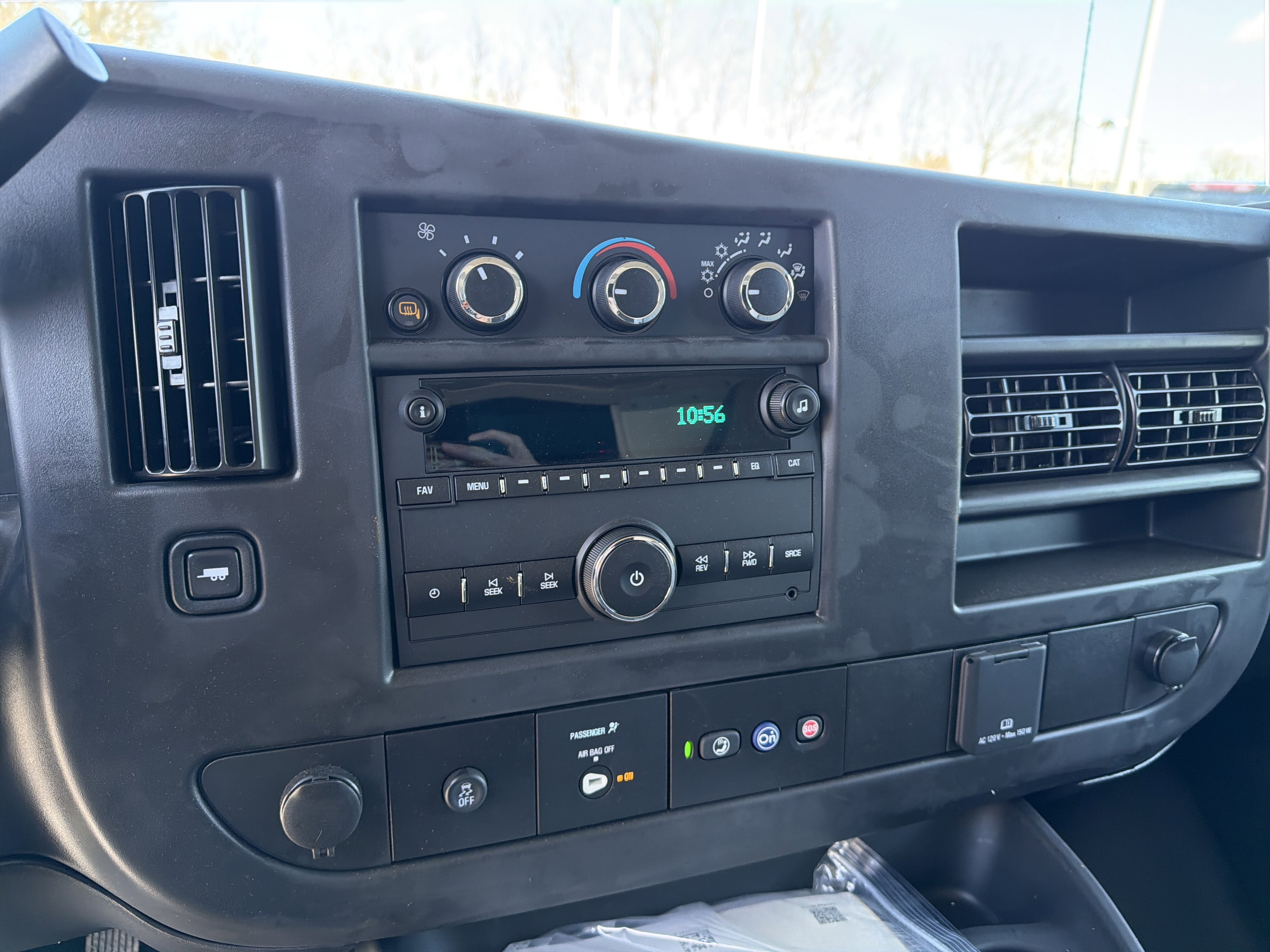 2025 GMC Savana Cutaway 3500 1WT