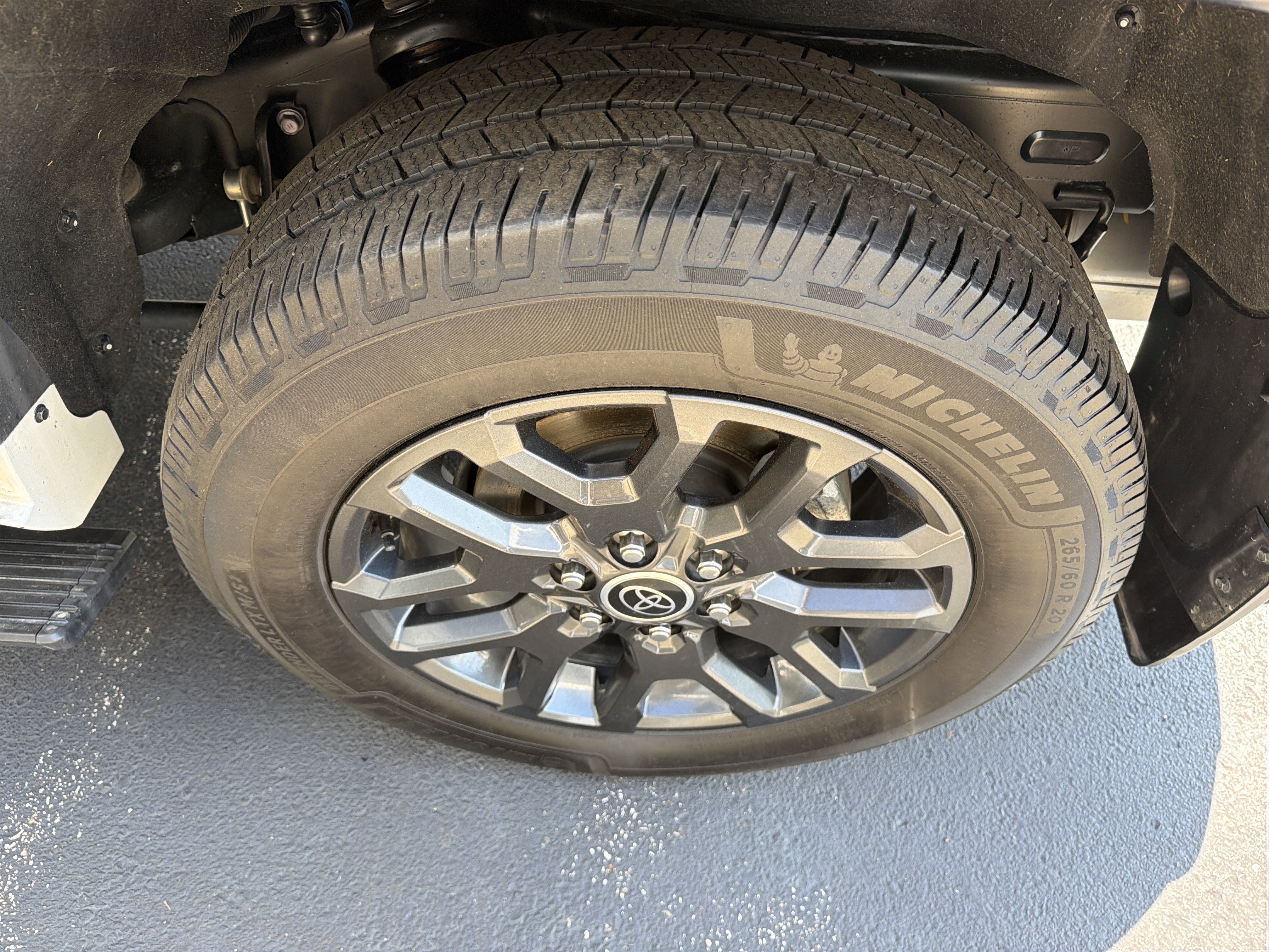 2023 Toyota Sequoia SR5