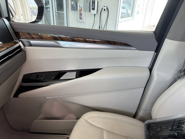 2025 Cadillac Escalade ESV 4WD Sport Platinum