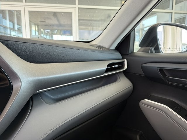 2020 Toyota Highlander LE
