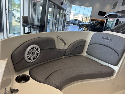 2021 STINGRAY 198LX 198LX