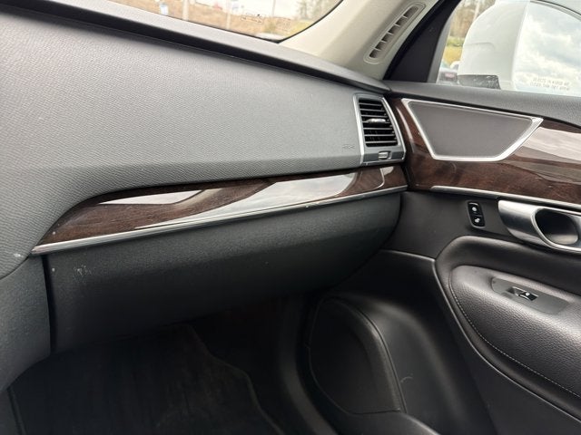 2019 Volvo XC90 Momentum
