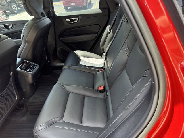 2023 Volvo XC60 Ultimate Dark Theme