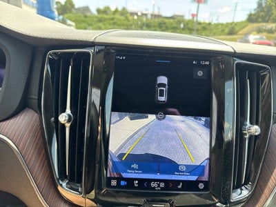 2023 Volvo XC60 Ultimate Dark Theme